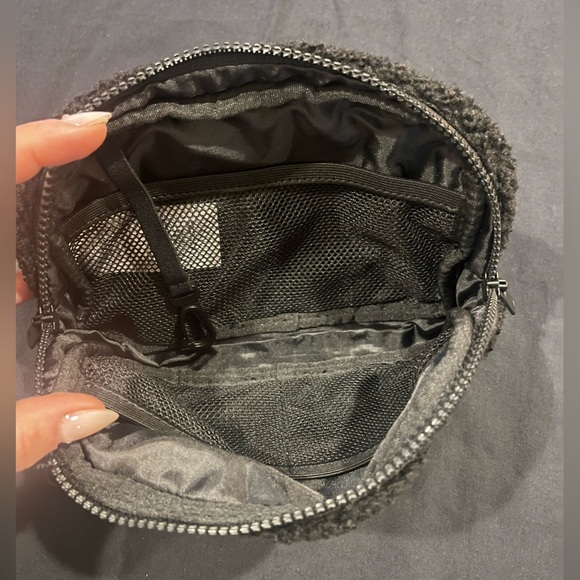 NEW Lole Jamie Belt Bag - Picture 5 of 6